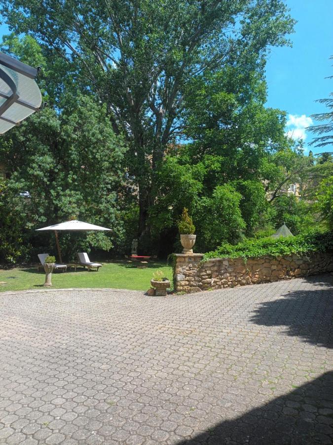 Le Vieux Moulin De Jouques Bed & Breakfast ภายนอก รูปภาพ