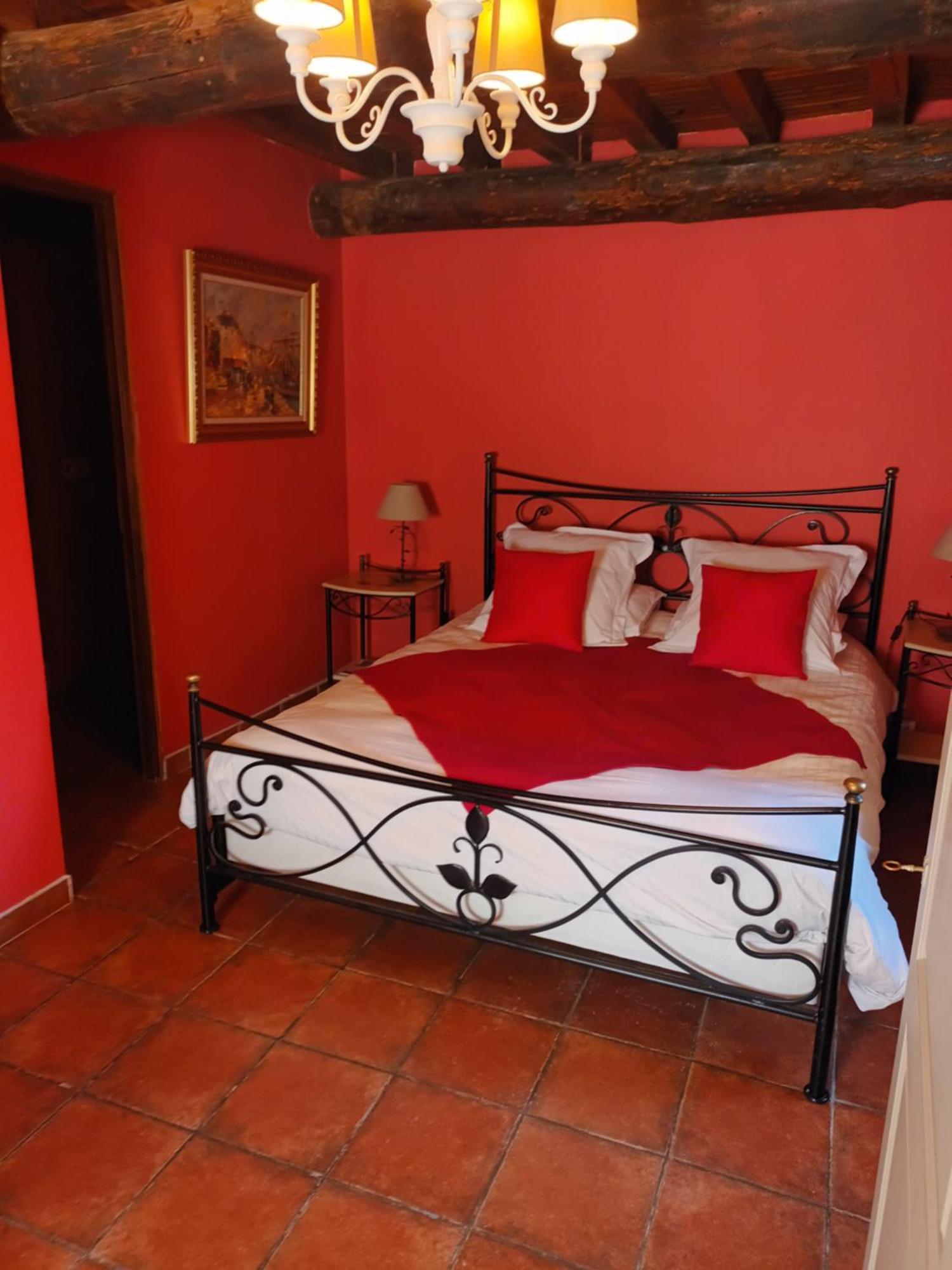 Le Vieux Moulin De Jouques Bed & Breakfast ภายนอก รูปภาพ