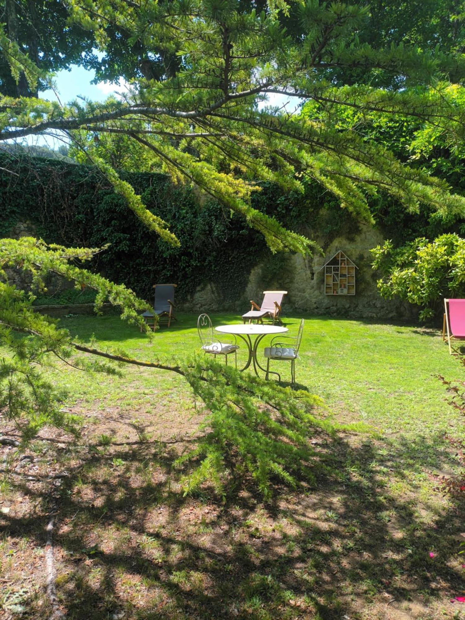 Le Vieux Moulin De Jouques Bed & Breakfast ภายนอก รูปภาพ