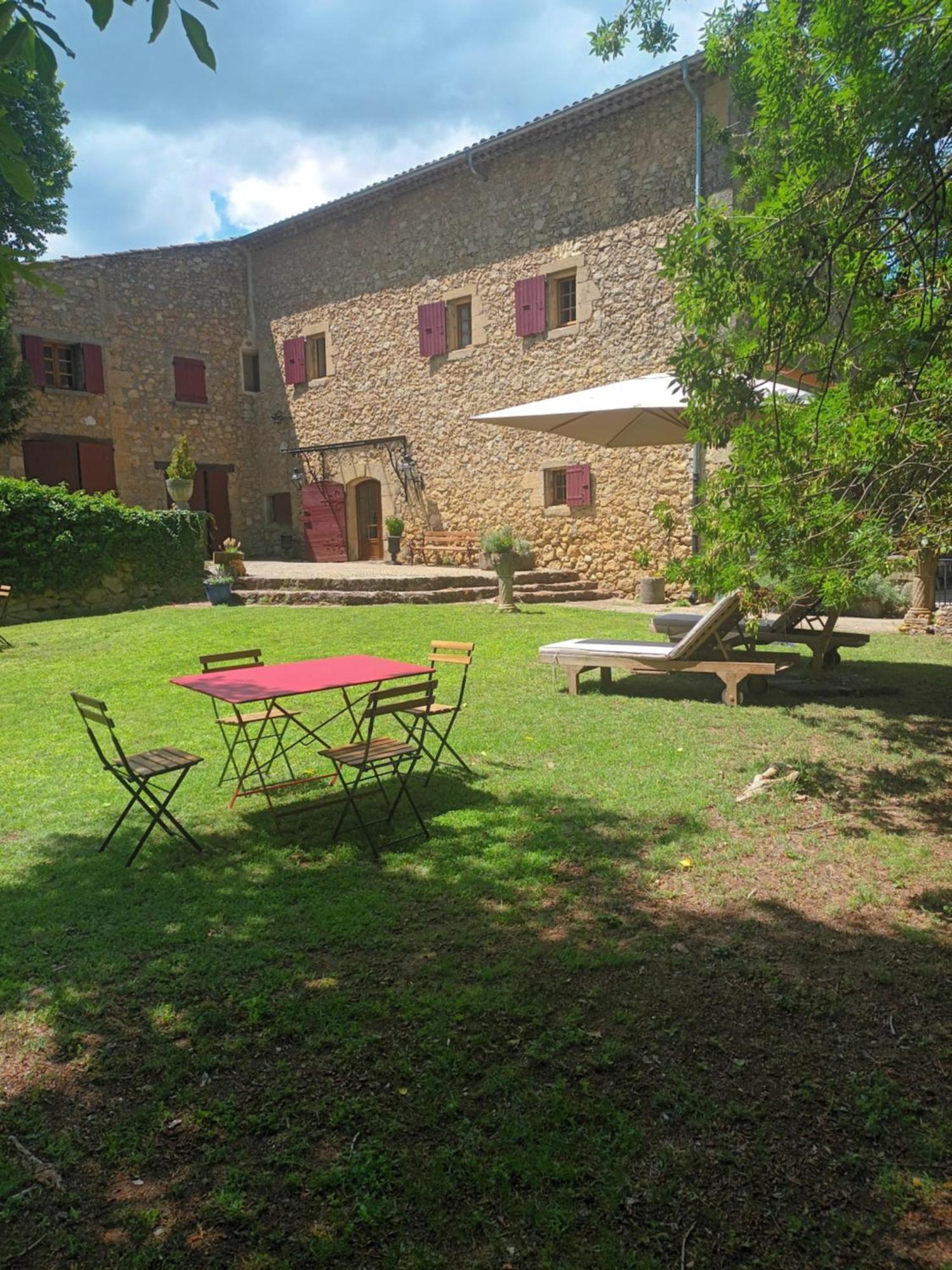 Le Vieux Moulin De Jouques Bed & Breakfast ภายนอก รูปภาพ
