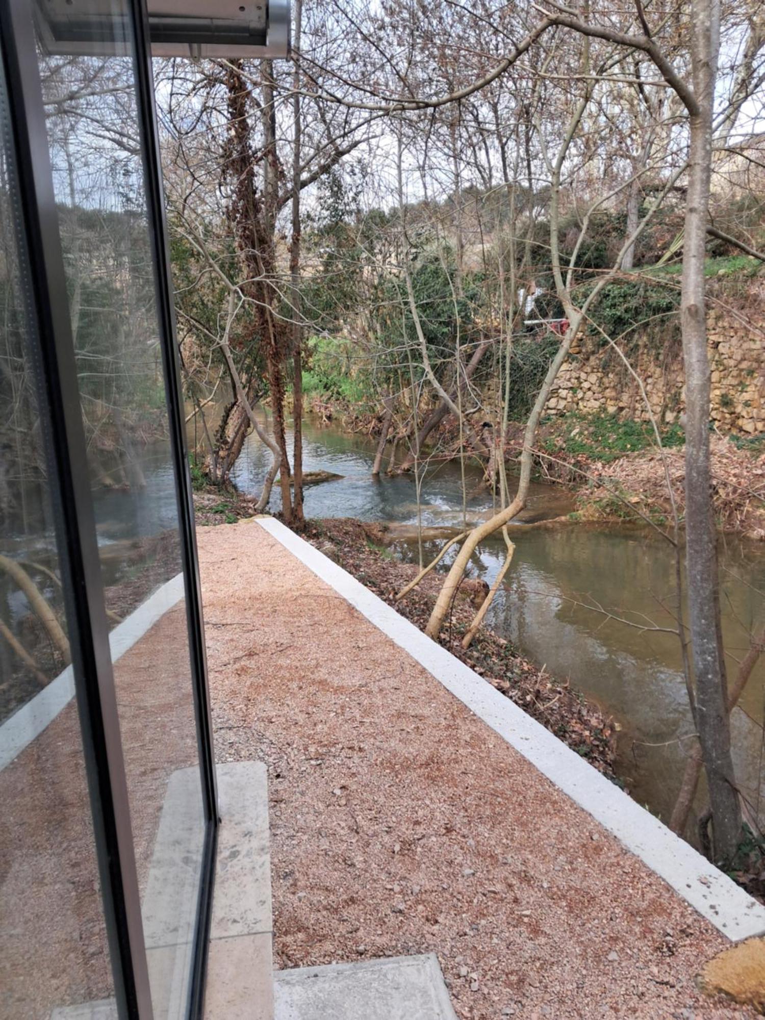 Le Vieux Moulin De Jouques Bed & Breakfast ภายนอก รูปภาพ