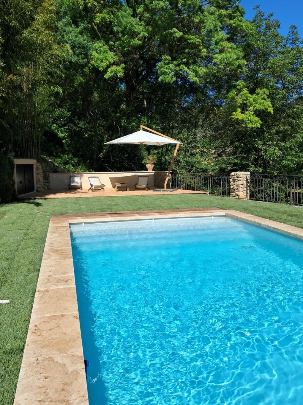 Le Vieux Moulin De Jouques Bed & Breakfast ภายนอก รูปภาพ