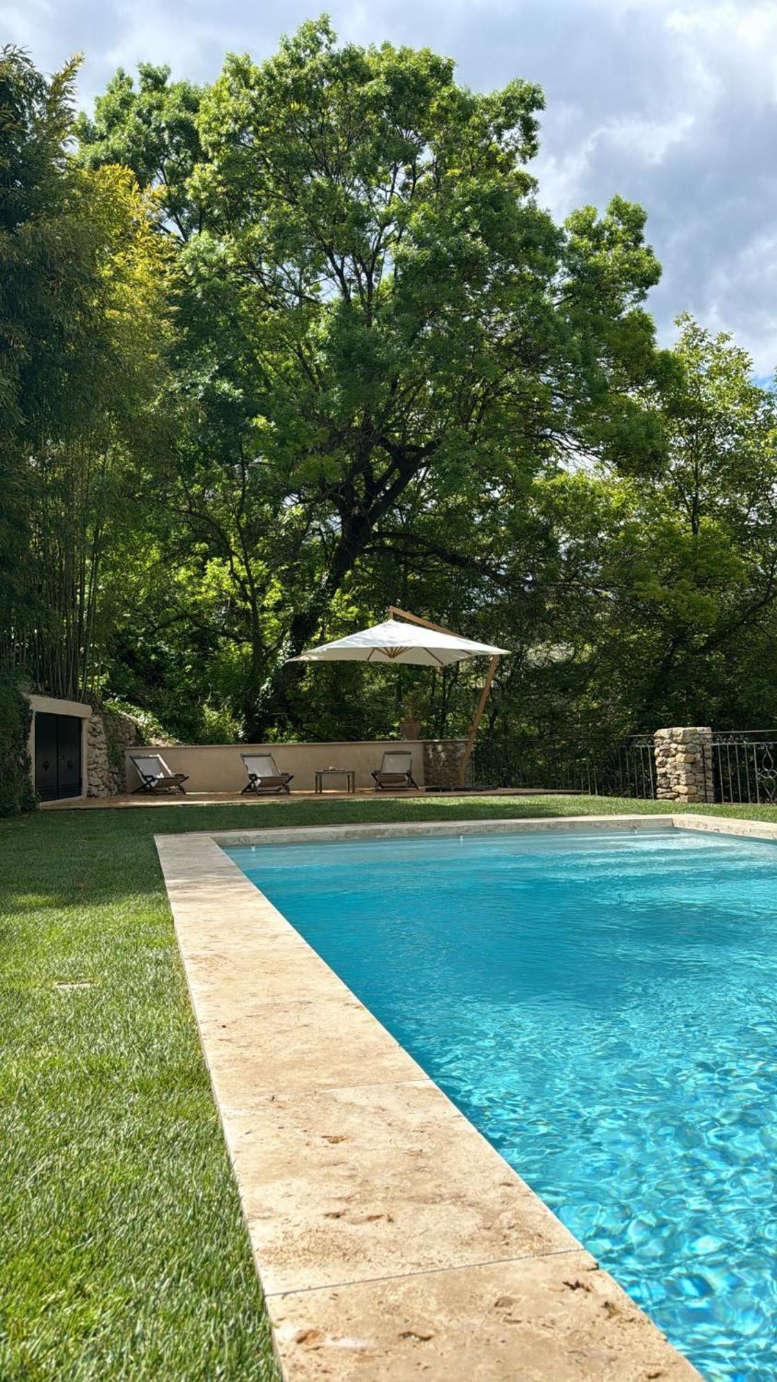 Le Vieux Moulin De Jouques Bed & Breakfast ภายนอก รูปภาพ